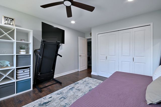 1255 W Prospect Avenue 302, Mount Prospect, IL 60056
