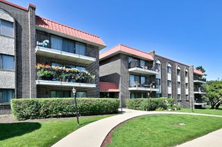 1255 W Prospect Avenue 302, Mount Prospect, IL 60056