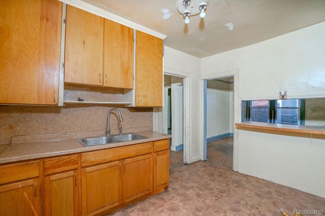 15859 Cloverlawn Street, Detroit, MI 48238