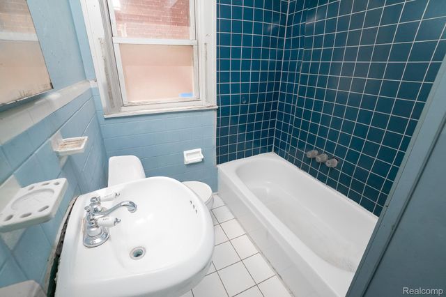 15859 Cloverlawn Street, Detroit, MI 48238