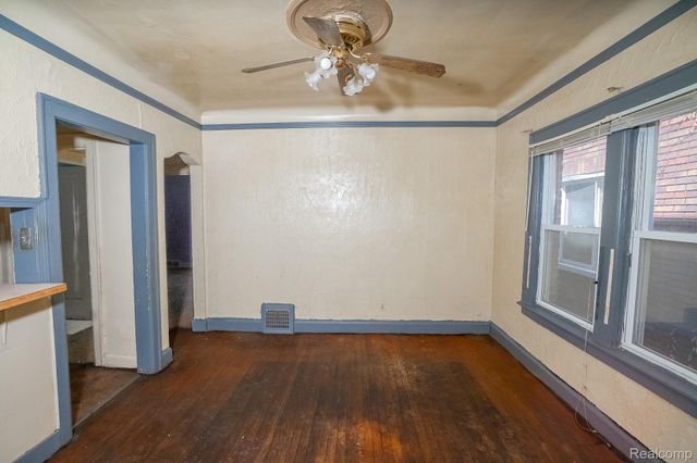 15859 Cloverlawn Street, Detroit, MI 48238