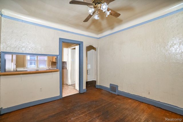 15859 Cloverlawn Street, Detroit, MI 48238