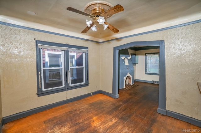 15859 Cloverlawn Street, Detroit, MI 48238