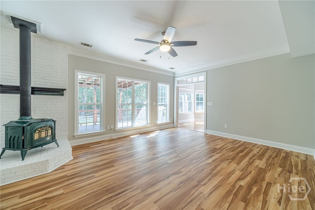 Image 7 of property listing at 857 Cooper Road, Social Circle, GA 30025