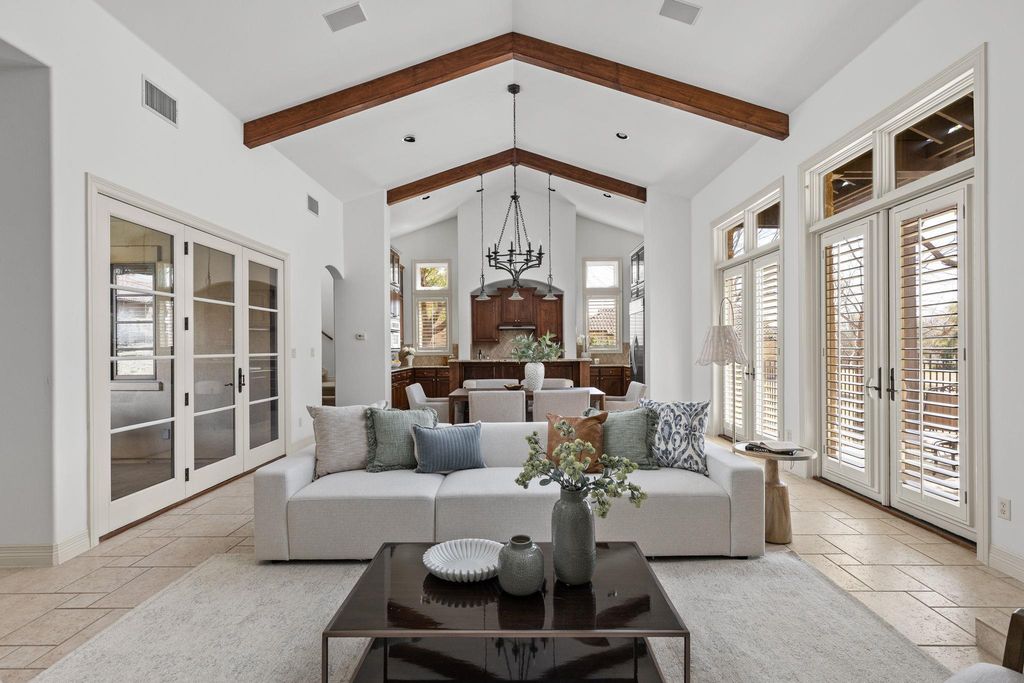 9100 Calera DR 10, Austin, TX 78735