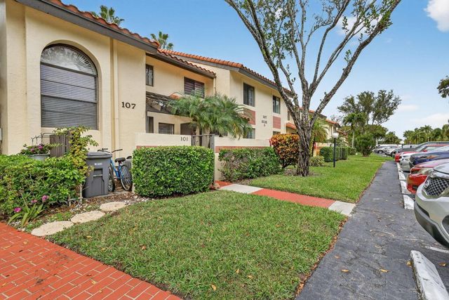 10215 N Circle Lake Drive 101, Boynton Beach, FL 33437