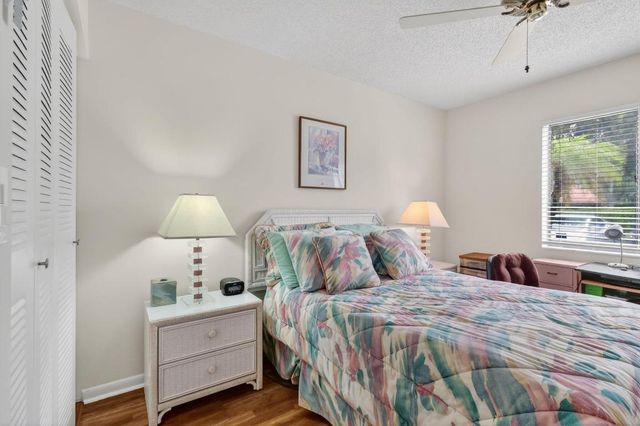 10215 N Circle Lake Drive 101, Boynton Beach, FL 33437