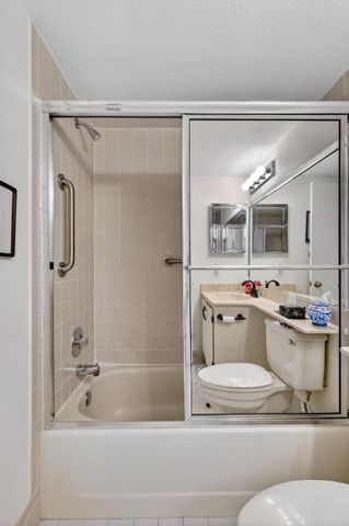 10215 N Circle Lake Drive 101, Boynton Beach, FL 33437