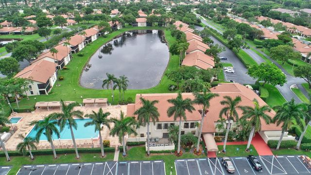 10215 N Circle Lake Drive 101, Boynton Beach, FL 33437