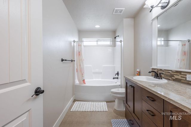 4306 S Dazzle Ave, Meridian, ID 83642
