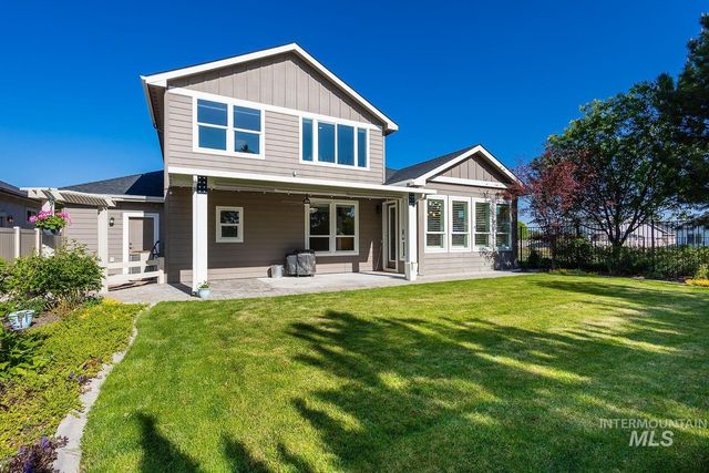 4306 S Dazzle Ave, Meridian, ID 83642