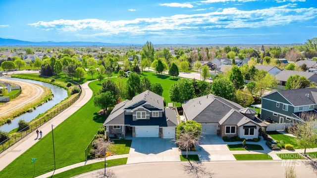 4306 S Dazzle Ave, Meridian, ID 83642