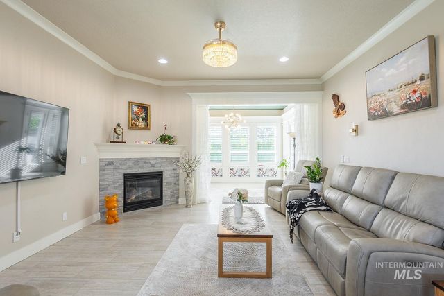 4306 S Dazzle Ave, Meridian, ID 83642