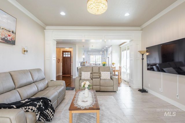 4306 S Dazzle Ave, Meridian, ID 83642