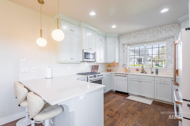 4306 S Dazzle Ave, Meridian, ID 83642
