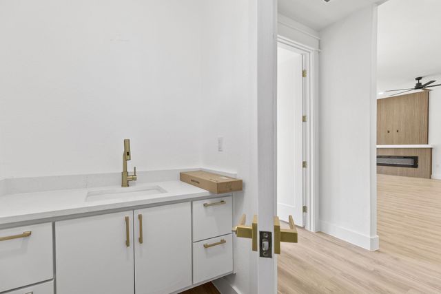 147 Kamakoa LN, Bastrop, TX 78602