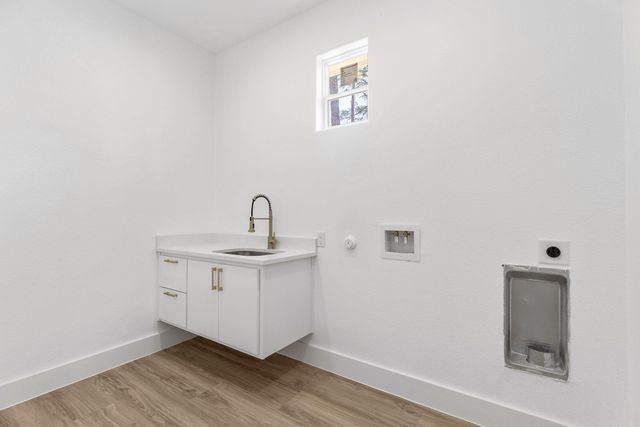 147 Kamakoa LN, Bastrop, TX 78602