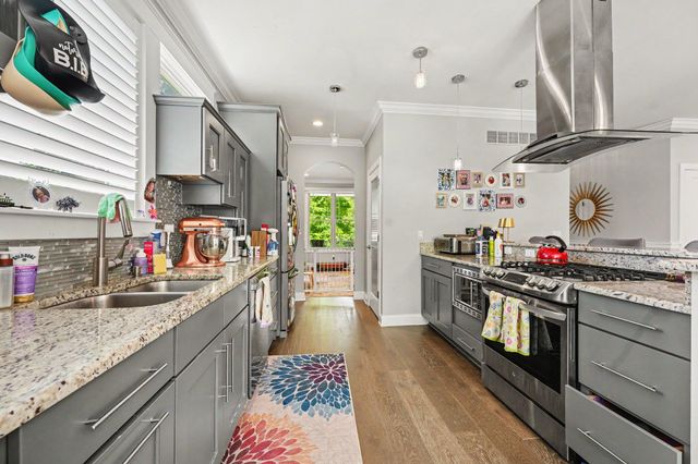 2928 Vinsetta Boulevard, Royal Oak, MI 48073