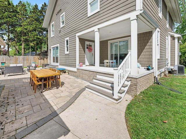 2928 Vinsetta Boulevard, Royal Oak, MI 48073