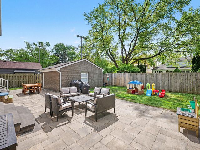 2928 Vinsetta Boulevard, Royal Oak, MI 48073