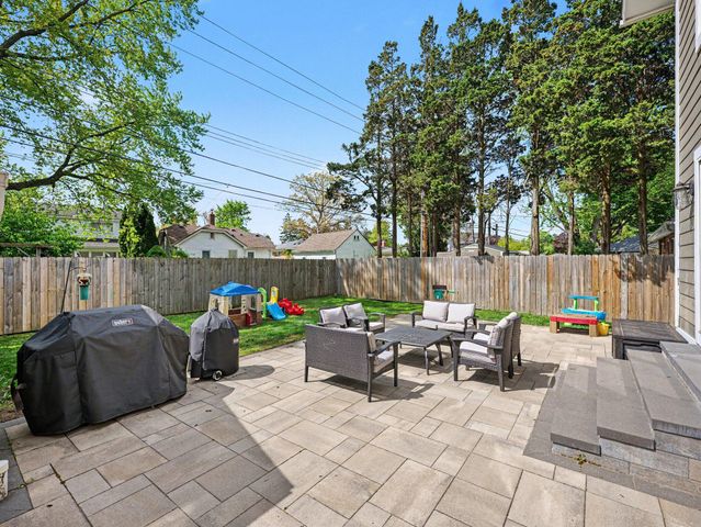 2928 Vinsetta Boulevard, Royal Oak, MI 48073