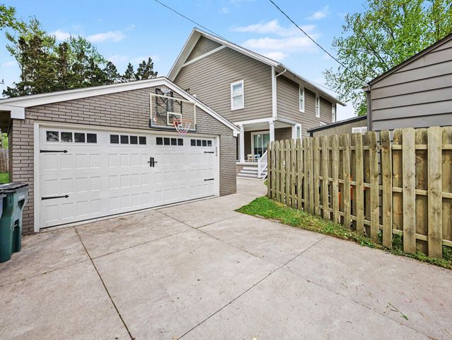 2928 Vinsetta Boulevard, Royal Oak, MI 48073