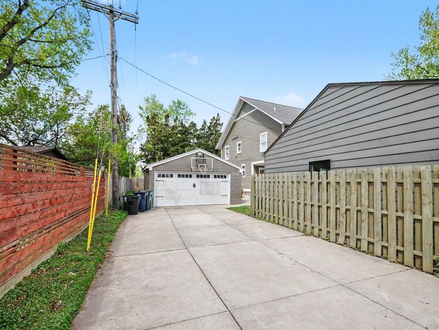 2928 Vinsetta Boulevard, Royal Oak, MI 48073