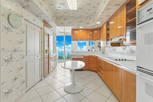 21150 Point Place 3004, Aventura, FL 33180