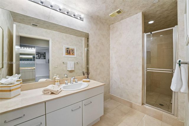 21150 Point Place 3004, Aventura, FL 33180