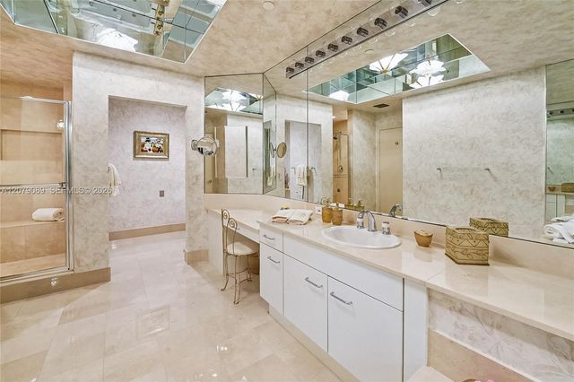 21150 Point Place 3004, Aventura, FL 33180