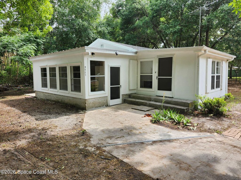 3585 Aurantia Road, Mims, FL 32754