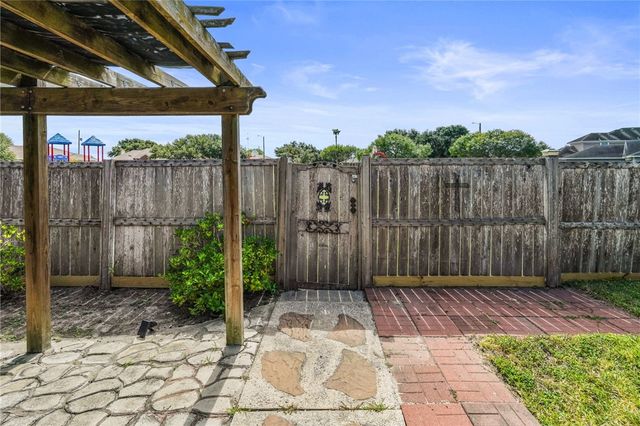 3110 Santa Cruz Dr, Corpus Christi, TX 78413