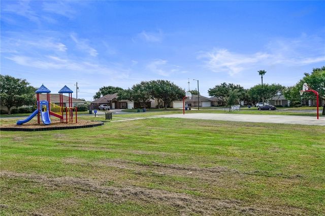3110 Santa Cruz Dr, Corpus Christi, TX 78413