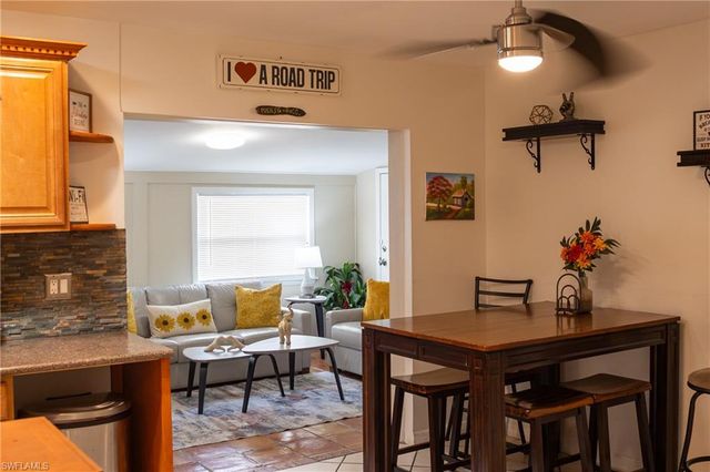 806 97th AVE N, Naples, FL 34108