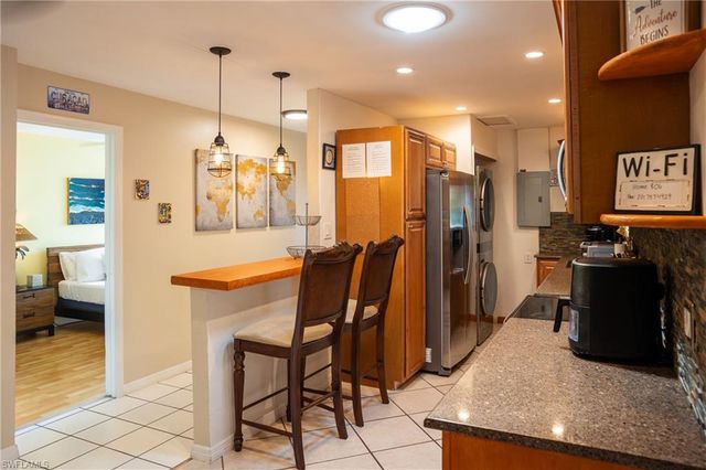 806 97th AVE N, Naples, FL 34108