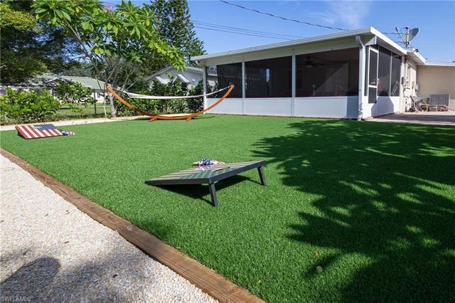 806 97th AVE N, Naples, FL 34108