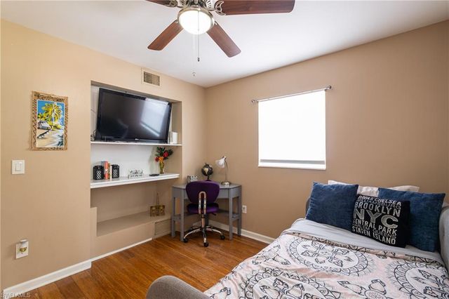 806 97th AVE N, Naples, FL 34108