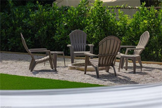 806 97th AVE N, Naples, FL 34108