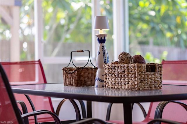 806 97th AVE N, Naples, FL 34108