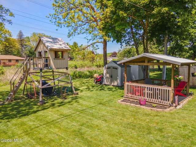 15 Brunswick Park Drive, Brunswick, NY 12180