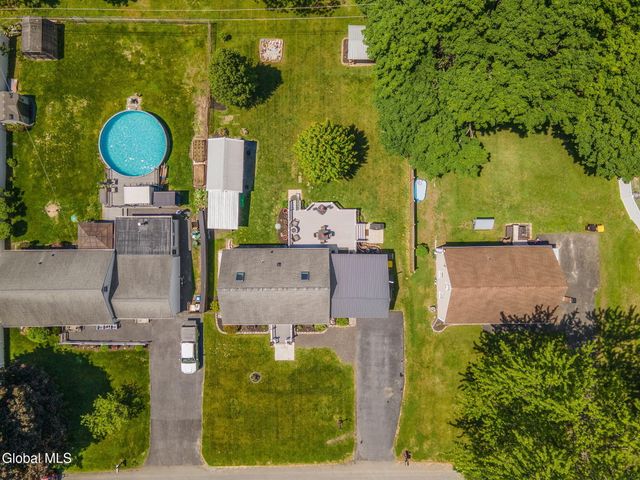 15 Brunswick Park Drive, Brunswick, NY 12180