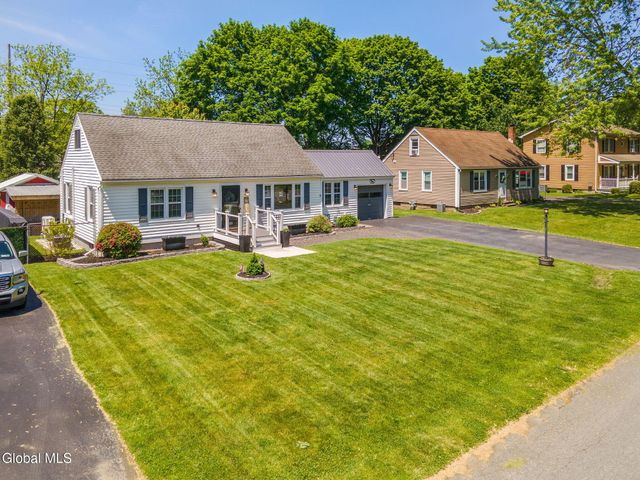 15 Brunswick Park Drive, Brunswick, NY 12180