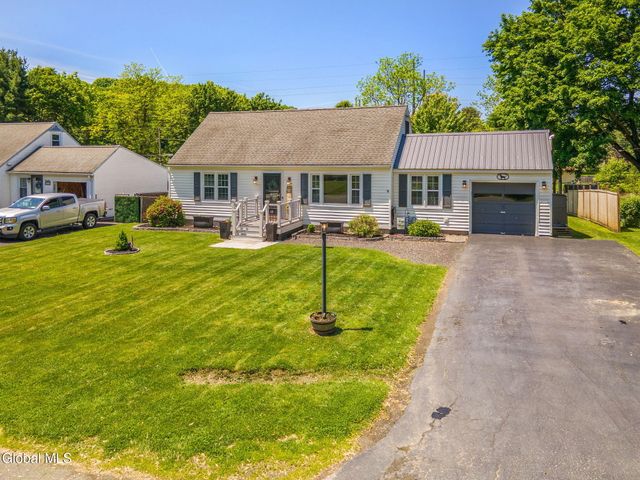 15 Brunswick Park Drive, Brunswick, NY 12180