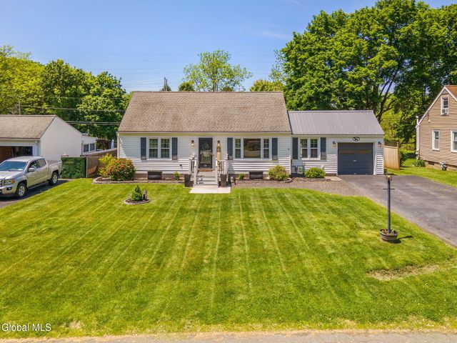 15 Brunswick Park Drive, Brunswick, NY 12180