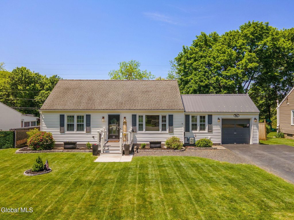 15 Brunswick Park Drive, Brunswick, NY 12180