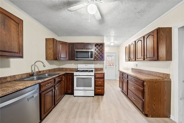 7005 Vivianna St, Neville Twp, PA 15225