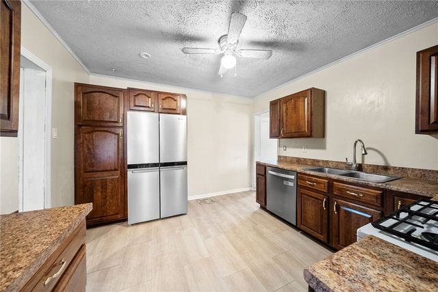 7005 Vivianna St, Neville Twp, PA 15225