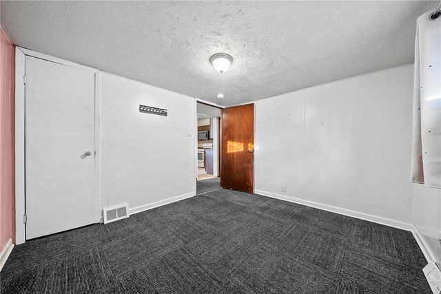 7005 Vivianna St, Neville Twp, PA 15225