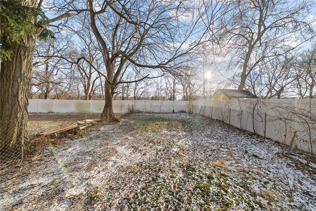 7005 Vivianna St, Neville Twp, PA 15225