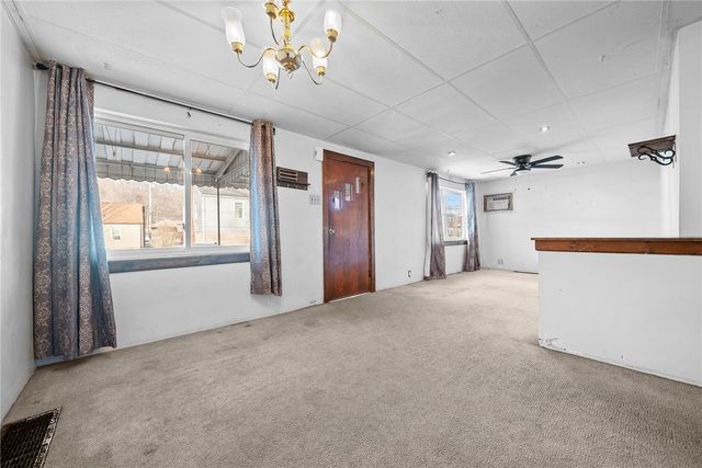 7005 Vivianna St, Neville Twp, PA 15225